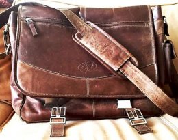 10 yr old MacCase Premium Leather Messenger Bag