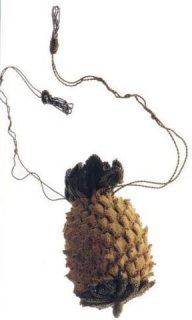 Knitted pineapple reticule when you look at the Kyoto Museum’s 1800-1810 collection